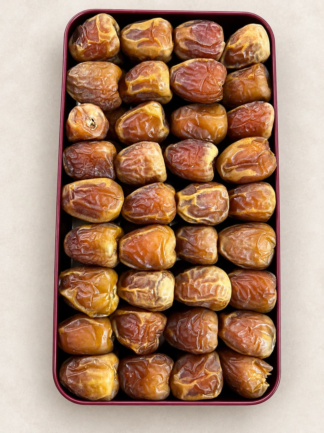 The Galaxy Royal Tin from above, four rows of dates