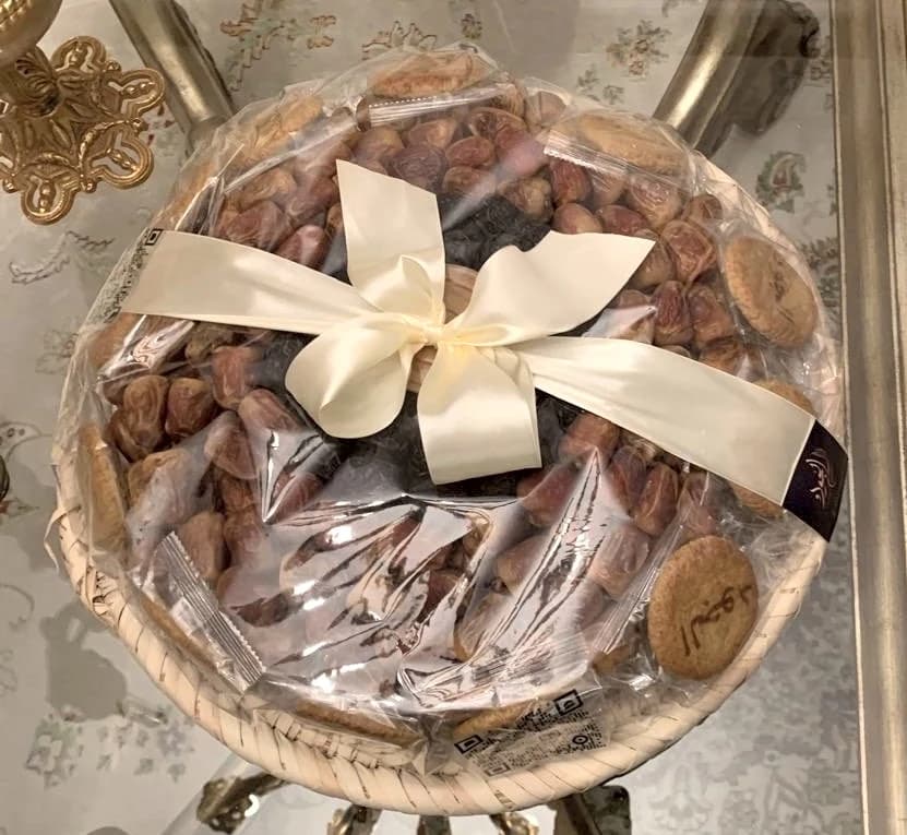 الباكنج الملكي من الأعلى والشريطة على عرضه