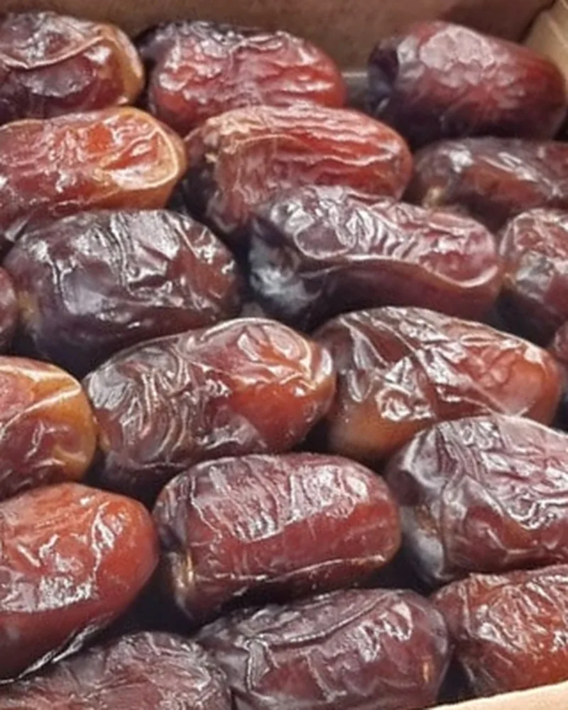 حبات ونانة ملكي لامعة مصفوفة صفوفا